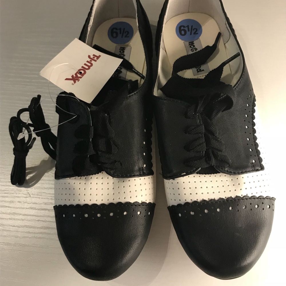 Black and White Slip On Flats with Laces